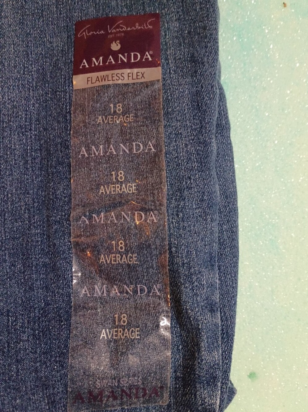 Gloria Vanderbilt Women's Classic Blue Relaxed Jeans - Picture 4 of 4